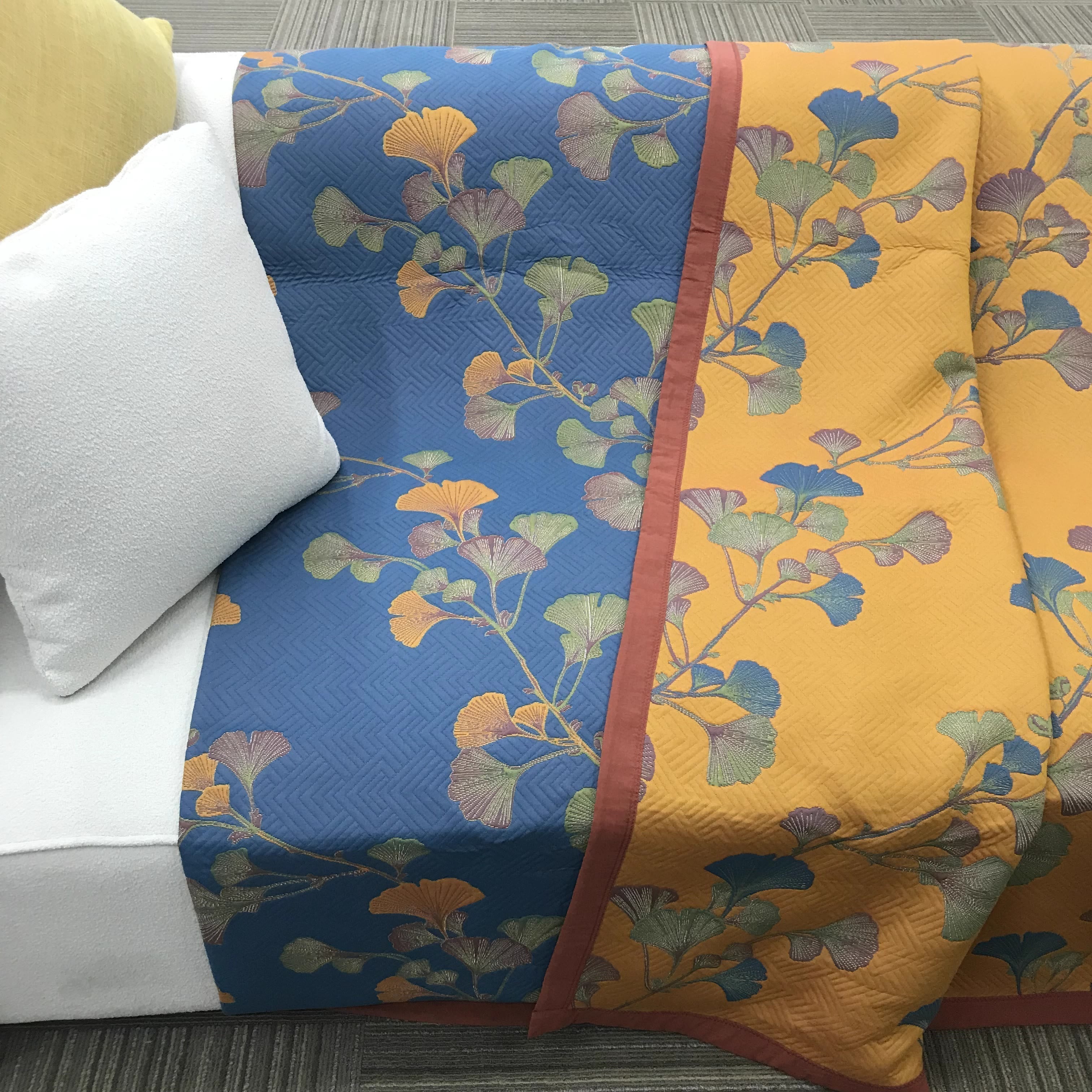 Reversible Jacquard Cotton Quilt Soft Cozy Ginkgo Pattern Two-Sided Design