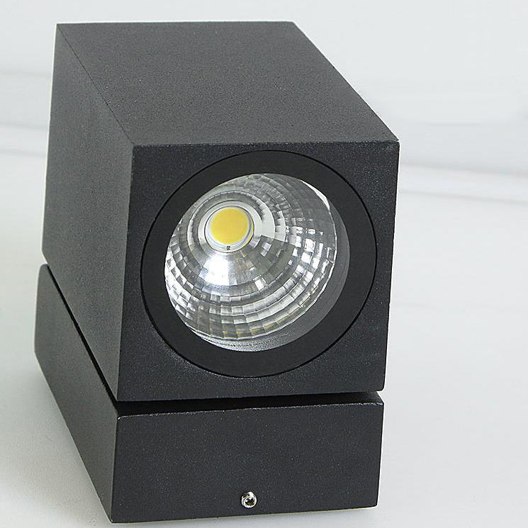 Modern Outdoor Waterproof LED Wall Spotlight Adjustable Angle Black Aluminum Sconce Lamp 5W 500lm