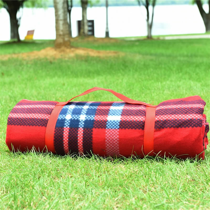 Brehn Women's Outdoor Picnic Blanket Waterproof Insulating Layer Compact Carry Handle