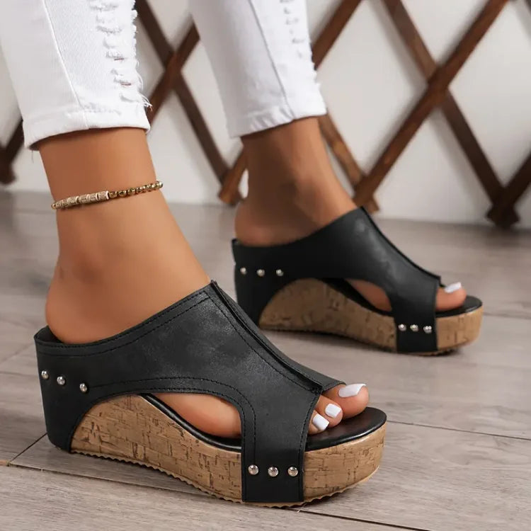 Harrow Birdie women's cushioned orthopedic sandals with supportive soles and adjustable straps for comfort.