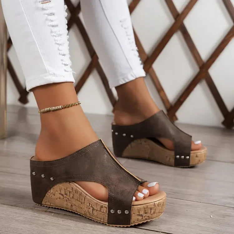Harrow Birdie cushioned support sandals for women with orthopedic design, featuring comfortable straps and a supportive sole.