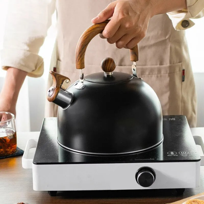 Stainless Steel Whistling Kettle 2.5L or 3L with Sound Signal for Induction Gas Cooktops
