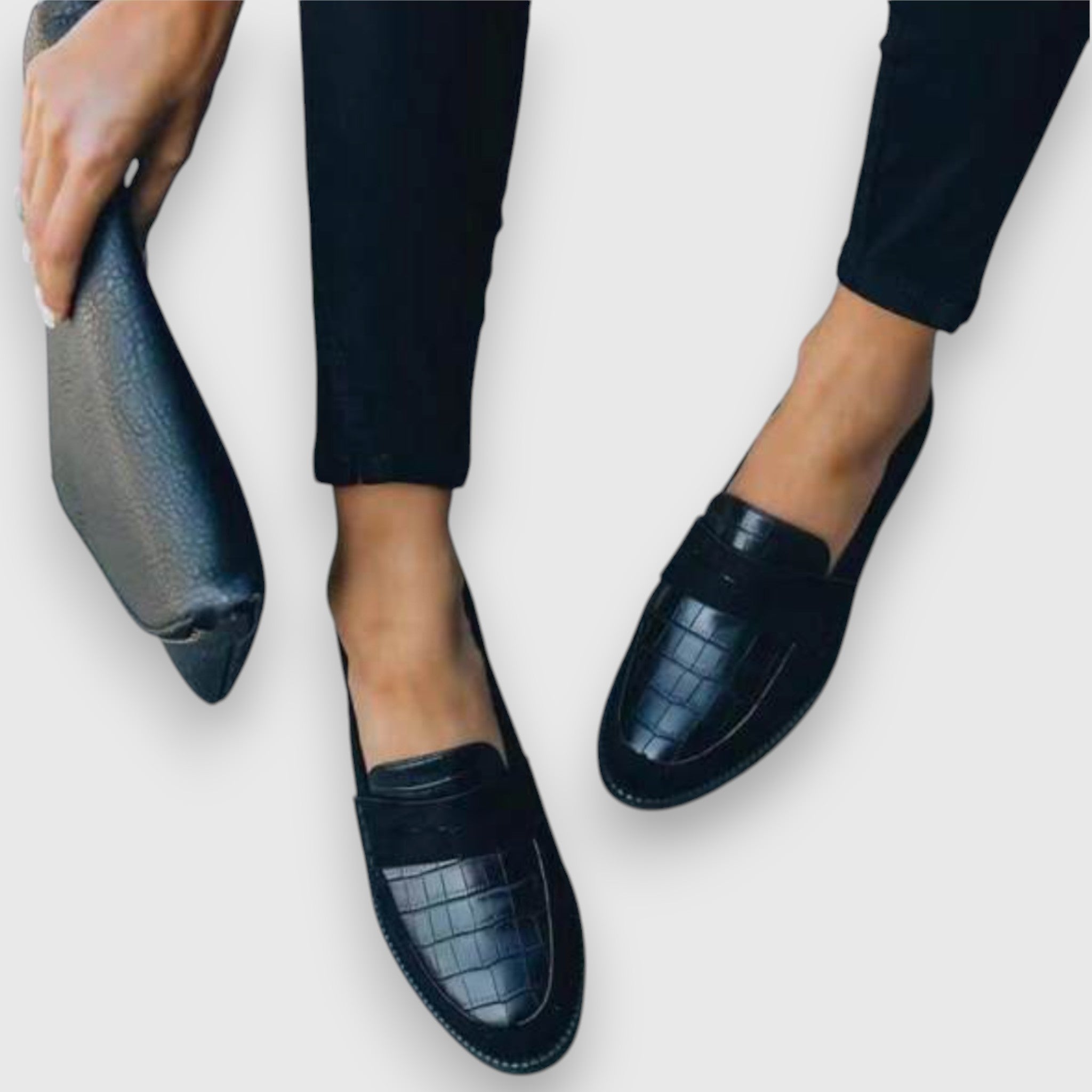 Harrow Colleen women's slip-on flat loafers in soft leather, featuring a classic design for effortless elegance.