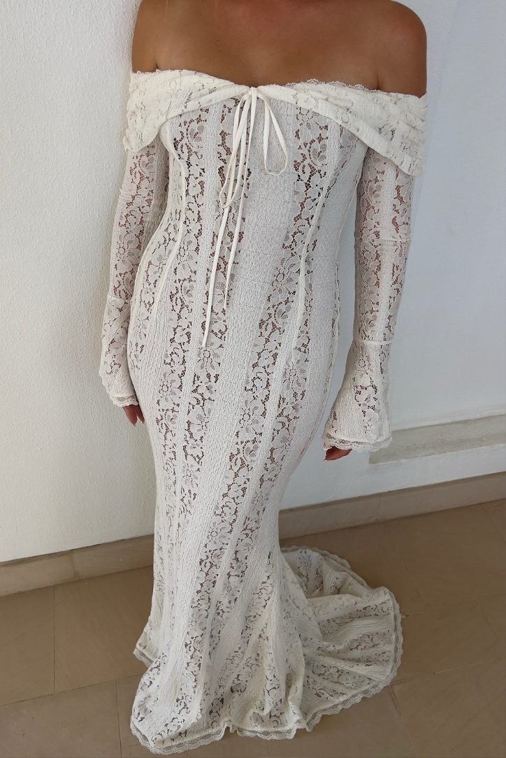 Alondra | Elegant Lace Wedding Guest Maxi Dress for Women
