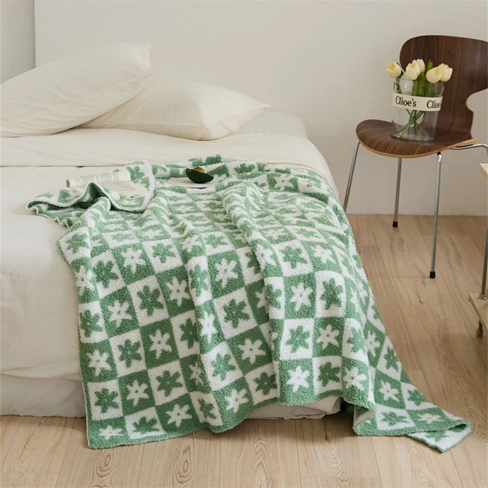 Floriva Checkerboard Daisy Throw Blanket Soft Microfiber Lightweight 51x63 Machine Washable