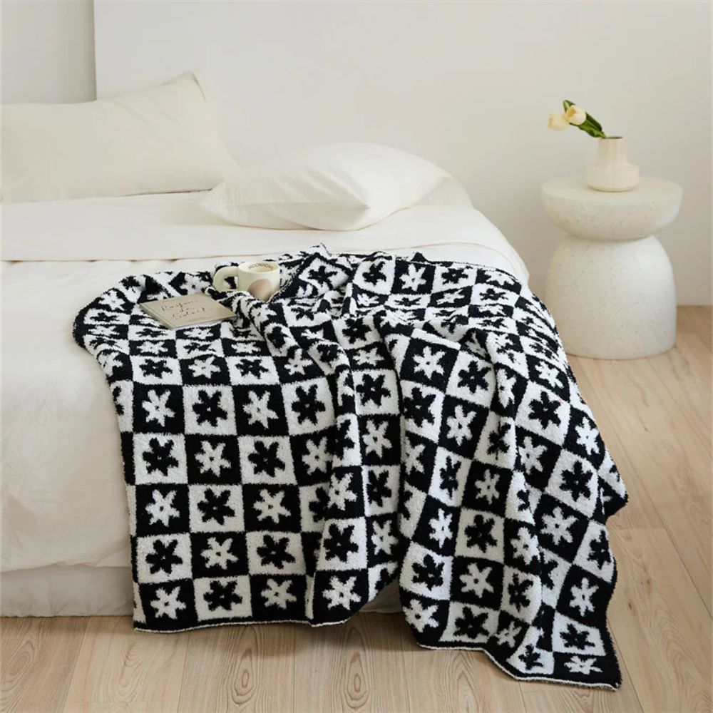 Floriva Checkerboard Daisy Throw Blanket Soft Microfiber Lightweight 51x63 Machine Washable