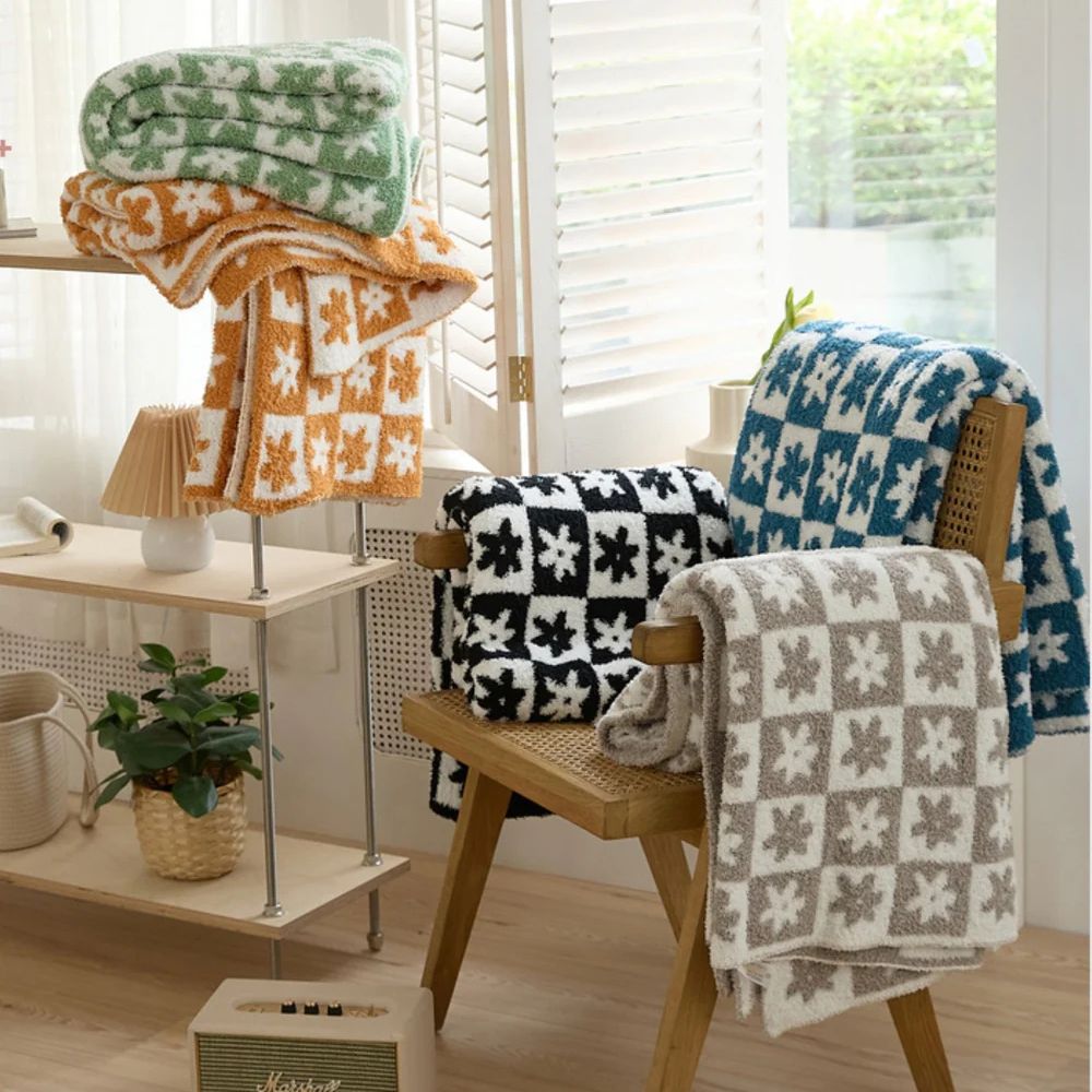 Floriva Checkerboard Daisy Throw Blanket Soft Microfiber Lightweight 51x63 Machine Washable