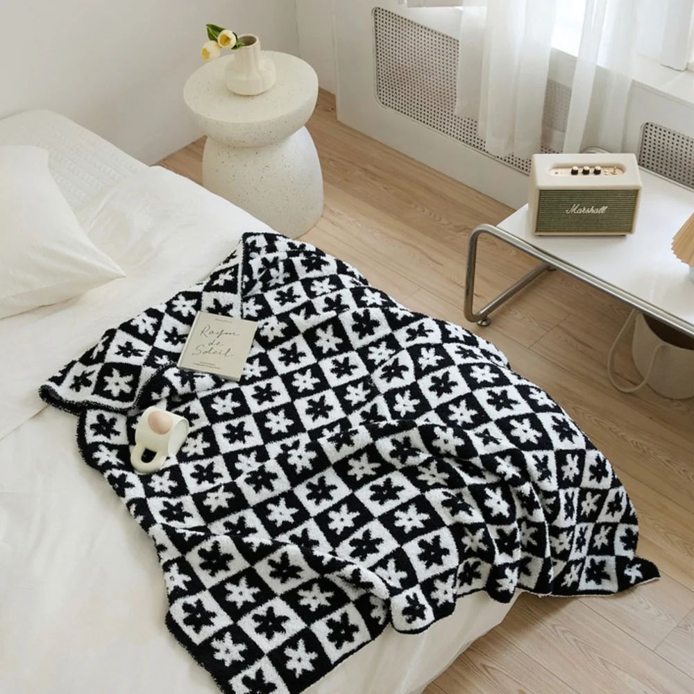 Floriva Checkerboard Daisy Throw Blanket Soft Microfiber Lightweight 51x63 Machine Washable