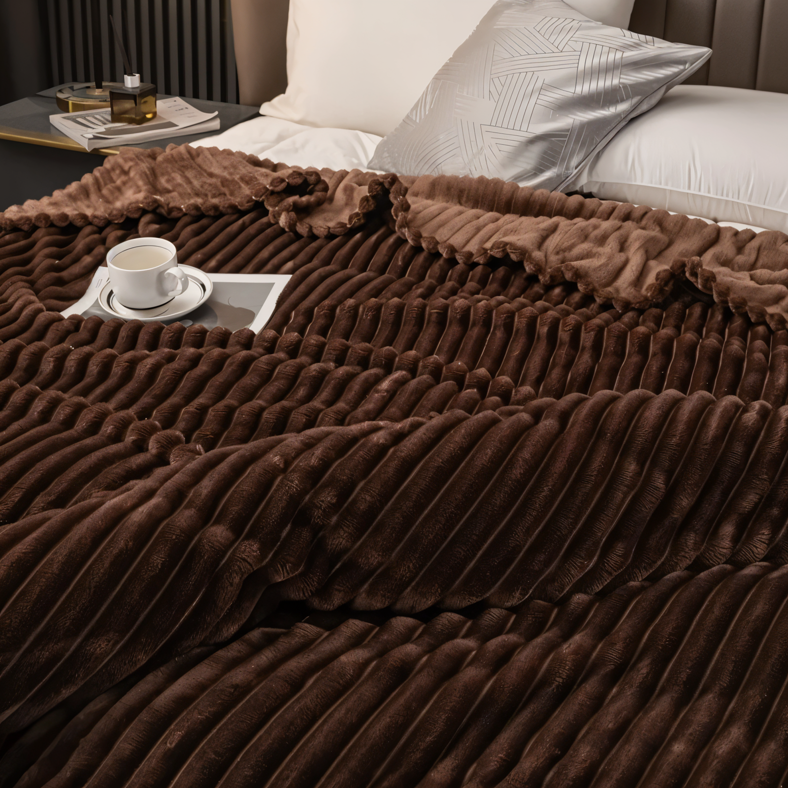 Breathable Plush Fleece Blanket Soft Warm Cozy Throw for Couch Bed Travel