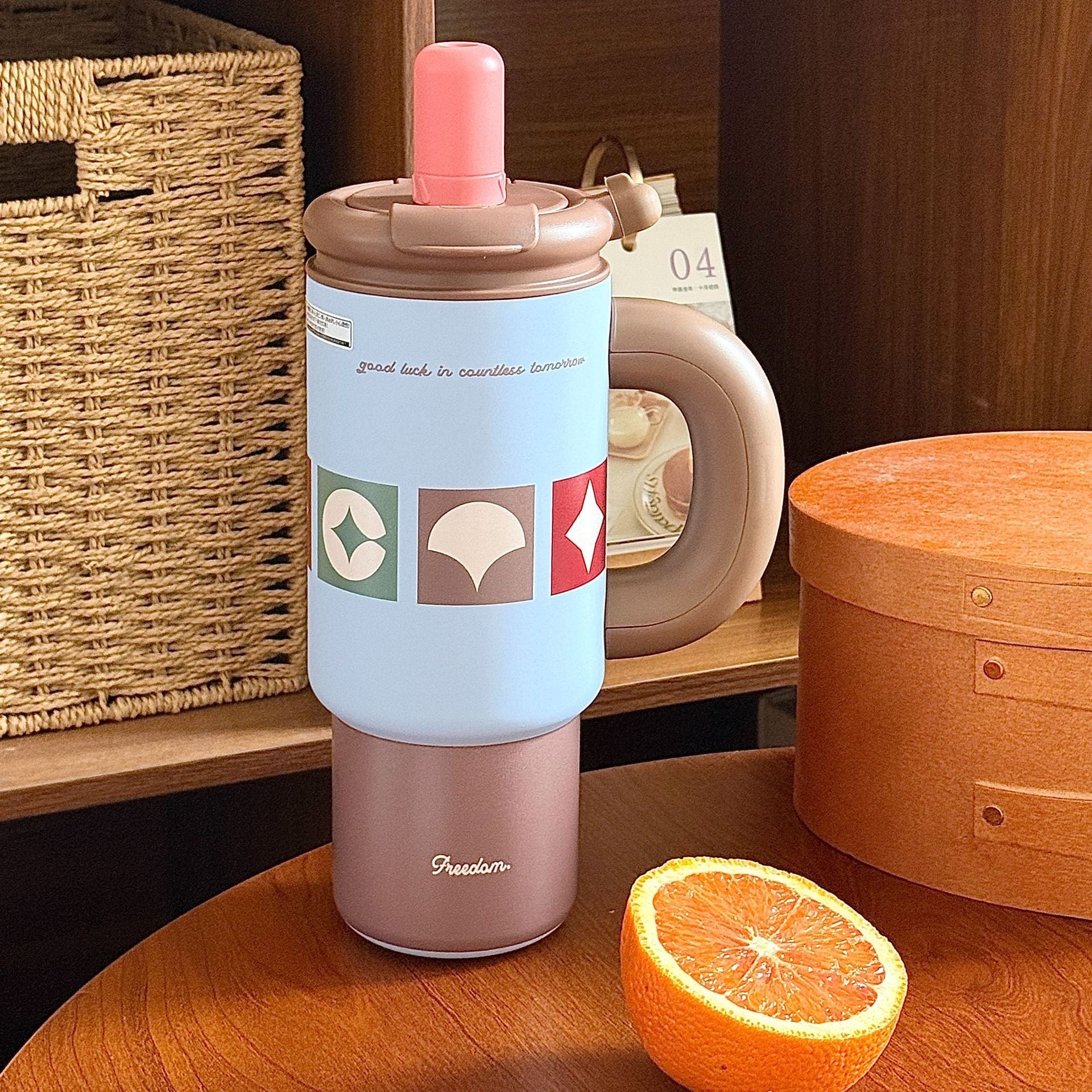 Women’s BPA-Free Drinking Container with Cat Design and Hygienic Lid Ergonomic Handle