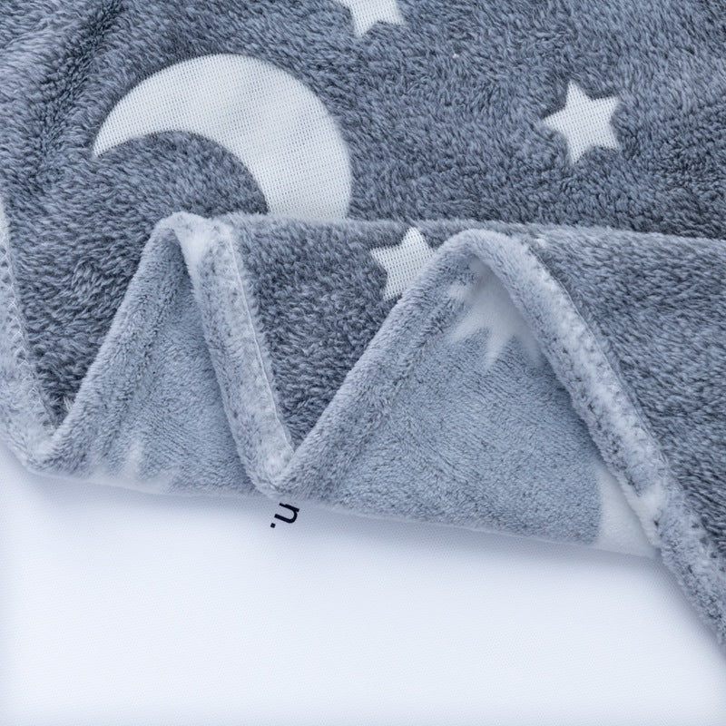 Unisex Sports Fleece Blanket Soft Cozy Throw with Bright Colorful Sports Ball Design