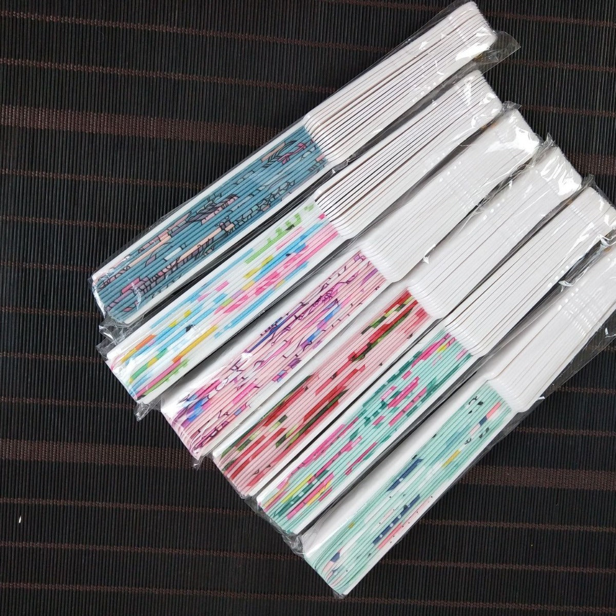 Ladies Fan With Shimmering Scale Pattern Lightweight Foldable Handheld Fan for Women