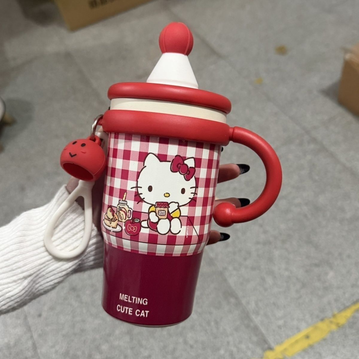 Insulated Women's Drinking Cup With Cute Cat Design Leak-Proof Flip Lid Ergonomic Handle