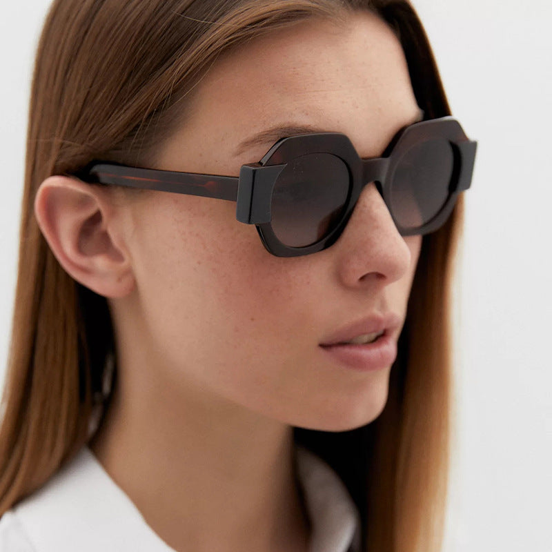 Ladies Hexagonal Sunglasses UV Protection Lightweight Fashionable Frame