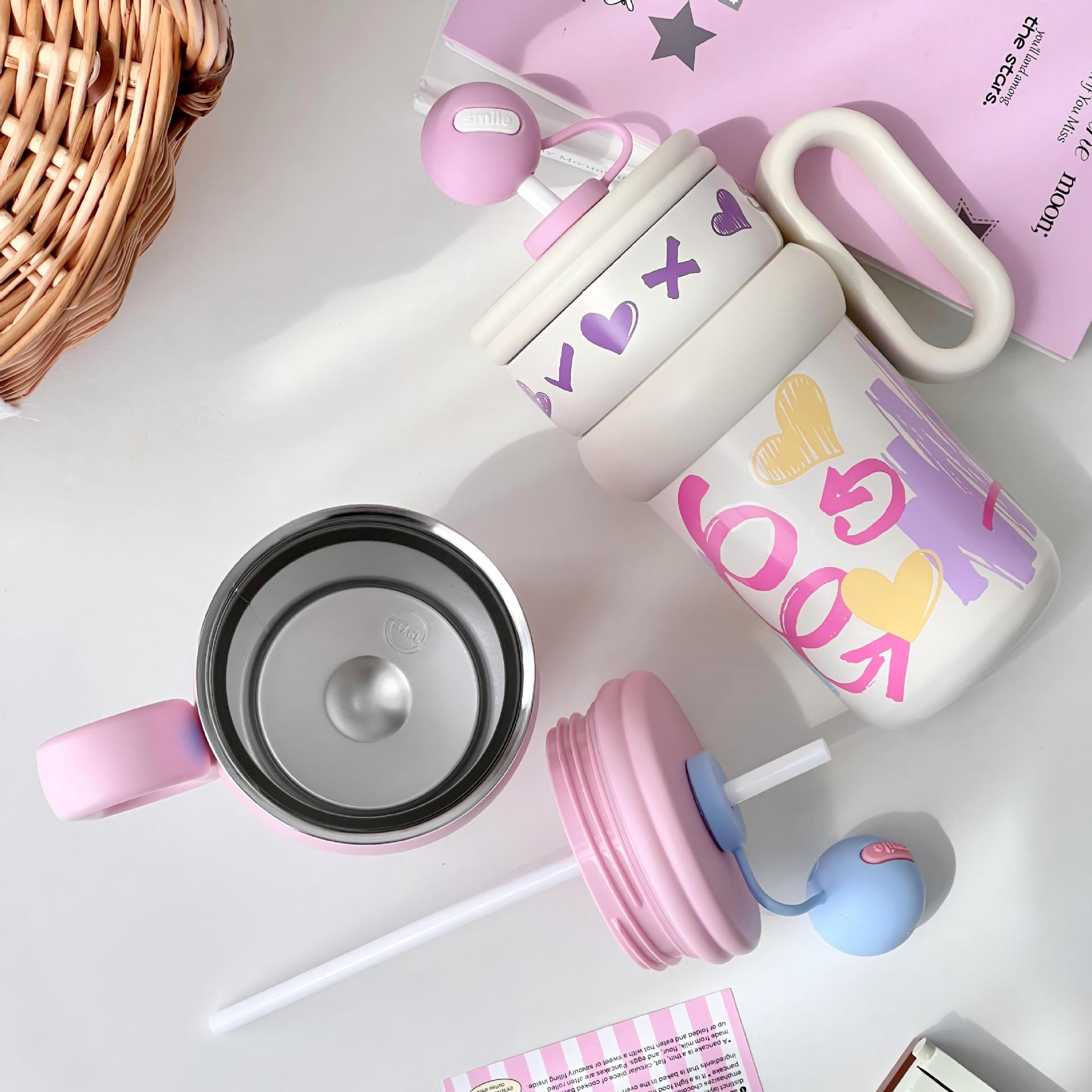 Children’s Drinking Cup with Integrated Straw and Cat Design BPA-Free Durable Plastic