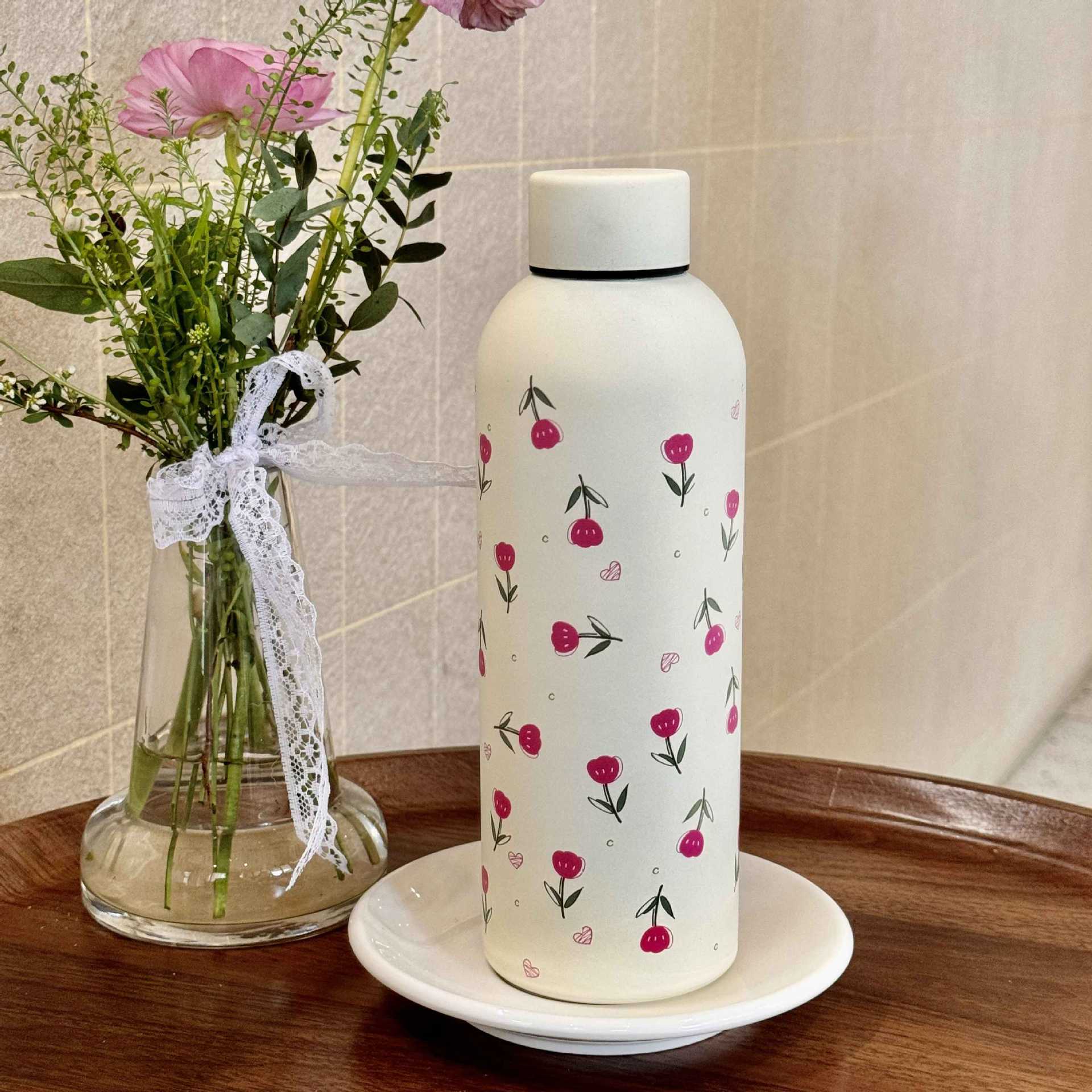 Insulated Stainless Steel Water Bottle for Women Floral Design Leak-Proof Screw Cap