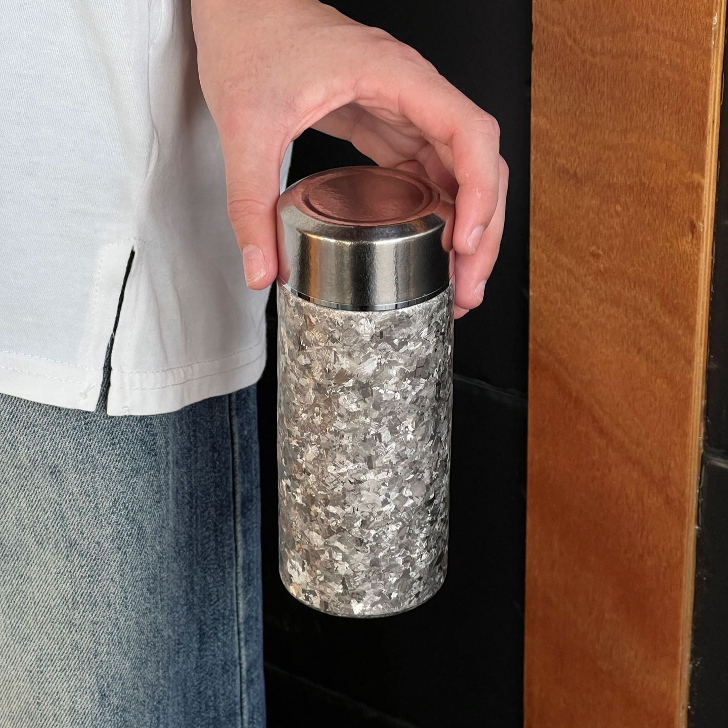 Double-Walled Stainless Steel Thermos Bottle Leak-Proof Insulated Water Bottle for Hot and Cold Drinks