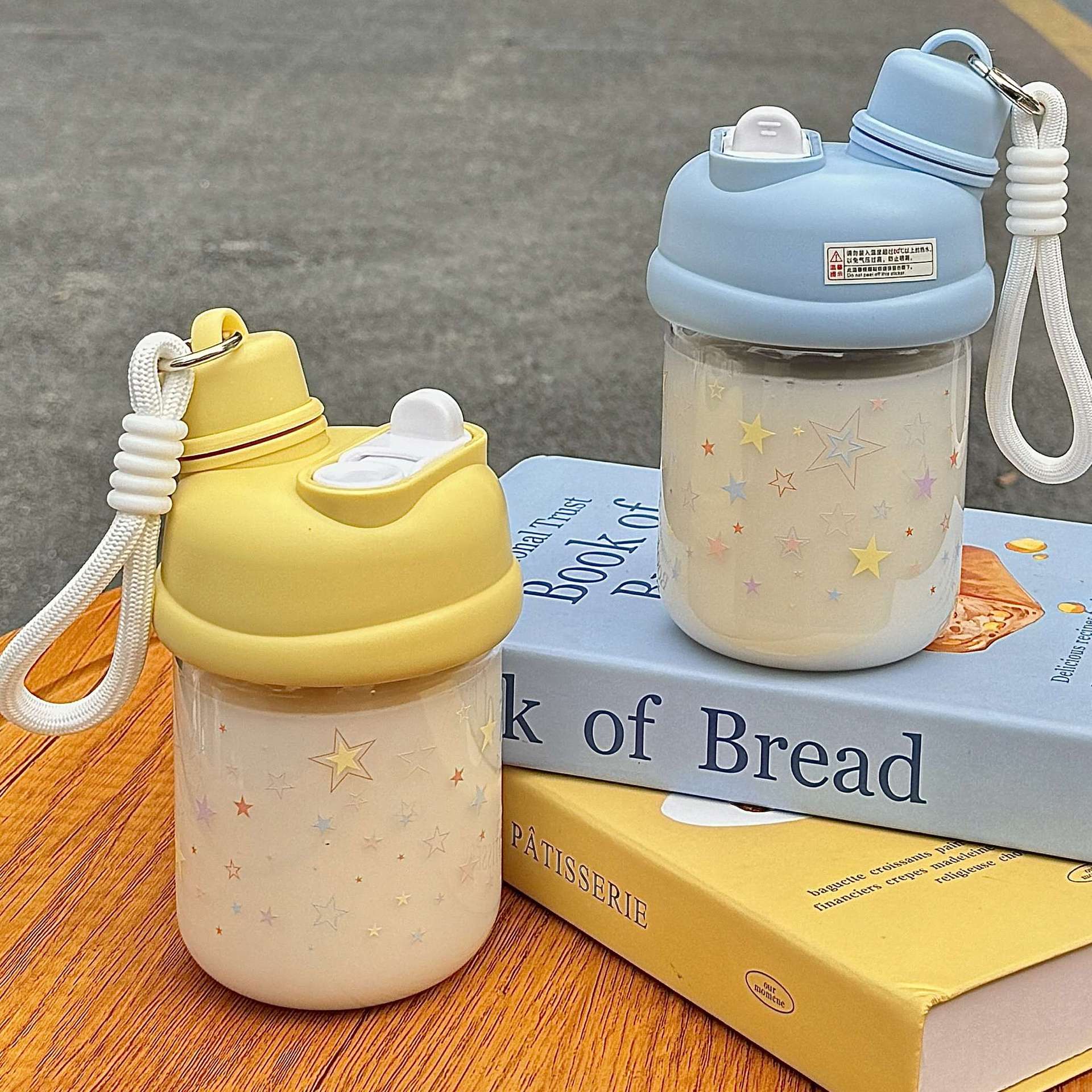 Women’s Insulated Drink Bottle with Dual Lid System Leak-Proof BPA-Free Star Design