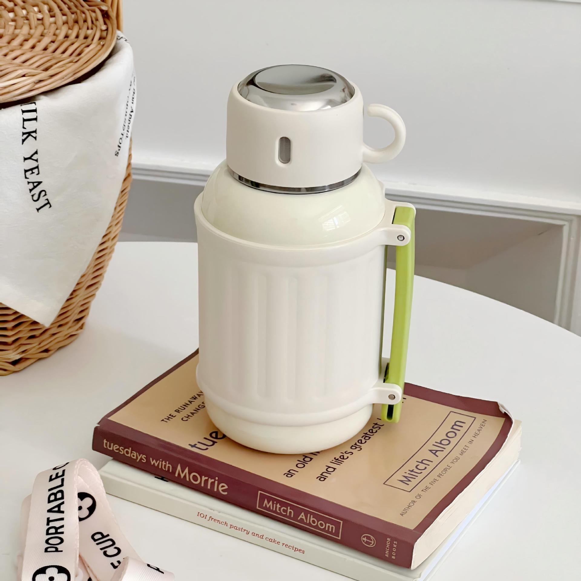 Unisex Stainless Steel Insulated Carafe Double Wall Vacuum Flask with Handle