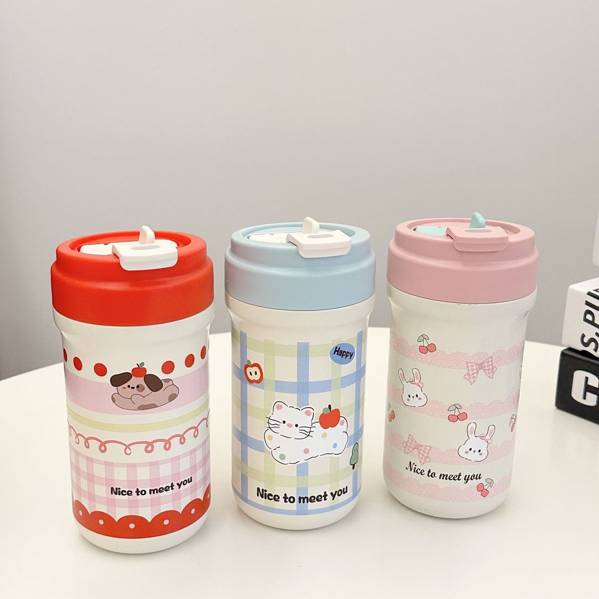 Insulated Drinking Cup for Women Leak-Proof Flip Lid BPA-Free with Cheerful Rabbit Design