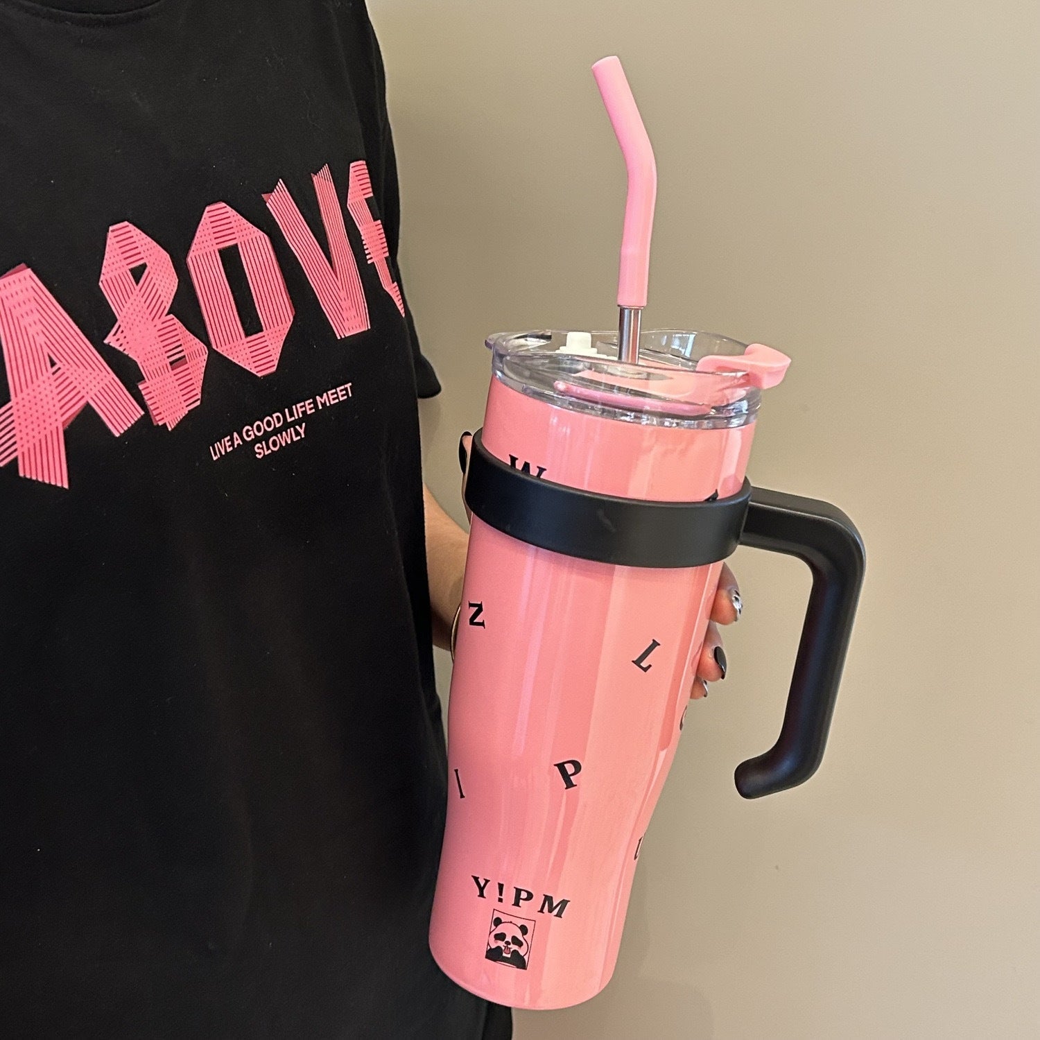Women's Insulated Water Bottle BPA-Free Plastic with Integrated Straw and Ergonomic Handle