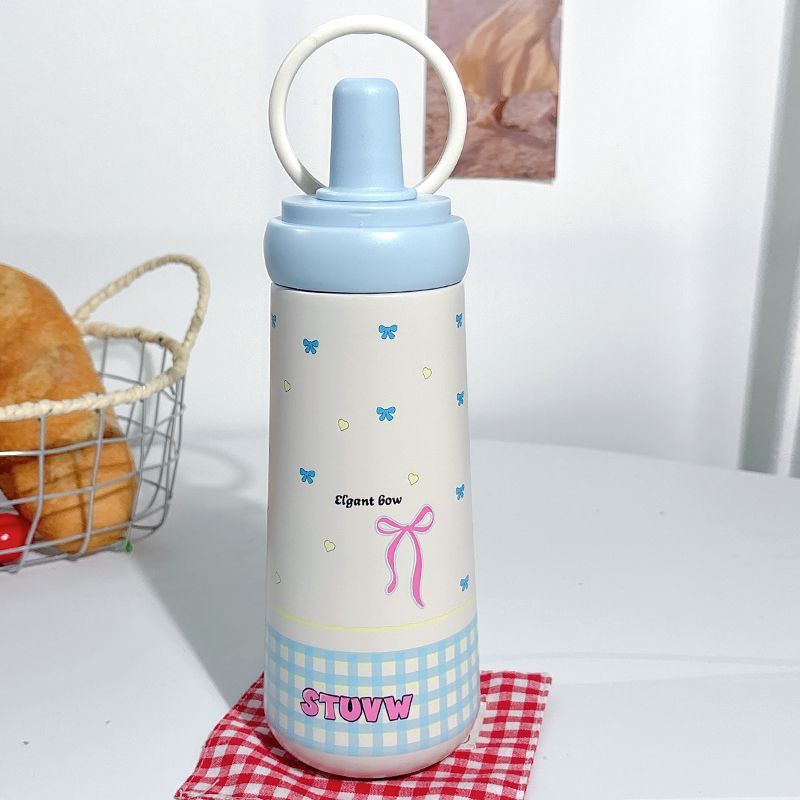 Women’s BPA-Free Plastic Water Bottle with Elegant Bow Motif and Carry Handle Stylish Design