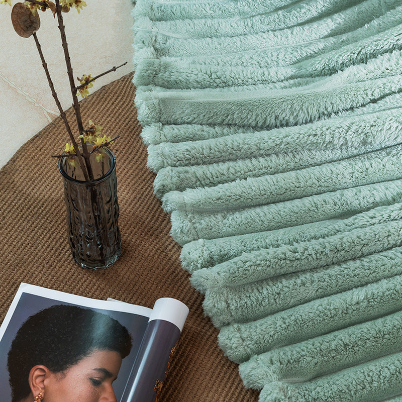 Ladies Luxury Thermal Blanket Ultra-Soft Hypoallergenic Microfiber Wave Design Cozy Warm