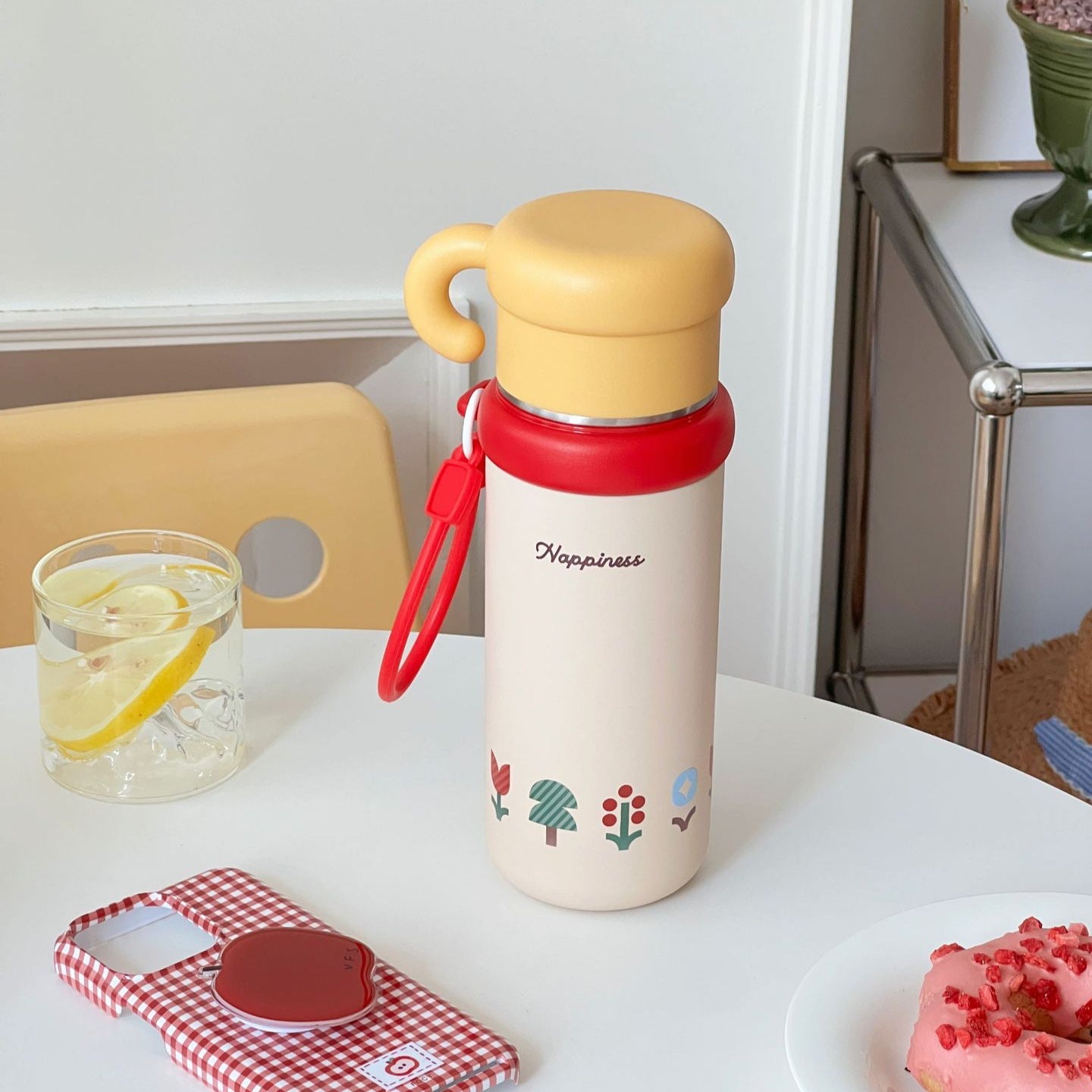 Insulated Plastic Water Bottle for Women Leak-Proof Hot Cold Drink Container with Handle and Cheerful Design