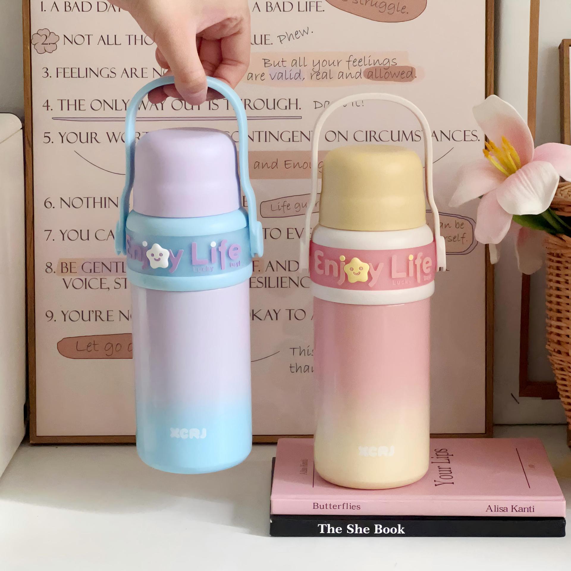 Women’s Plastic Insulated Water Bottle with Ergonomic Handle Lightweight BPA-Free