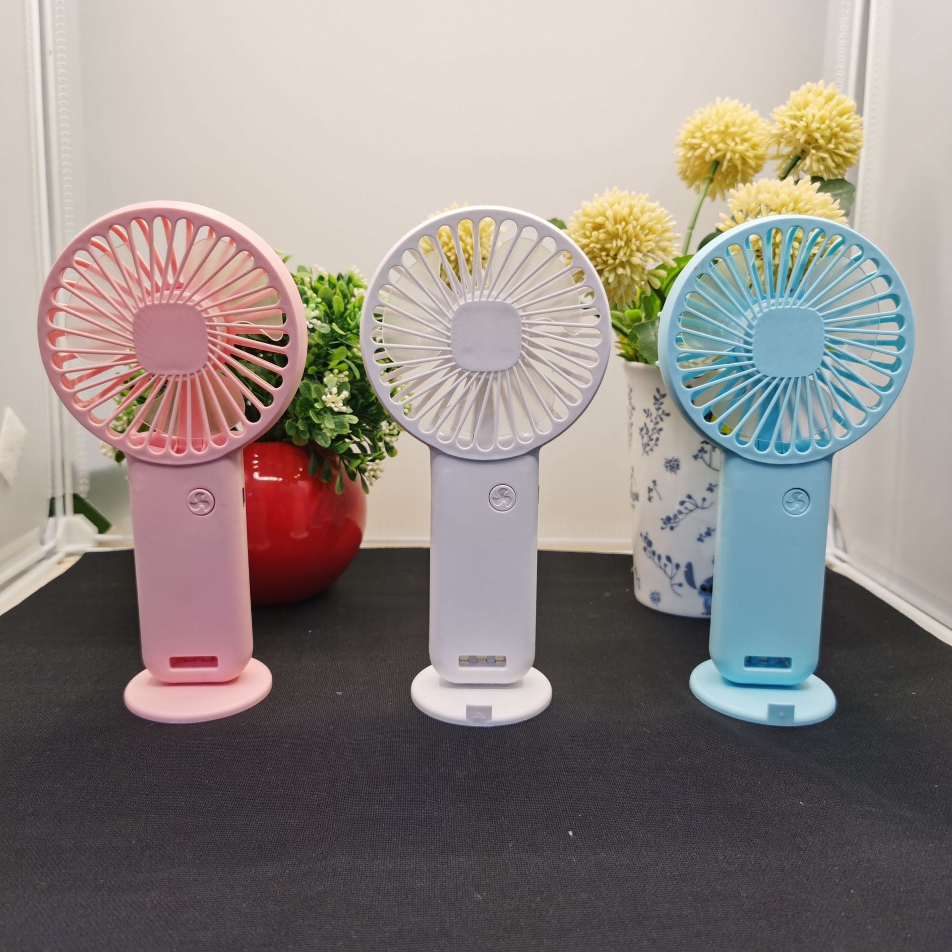 Harrow Portable Mini Fan Rechargeable USB Quiet Lightweight Personal Cooling Fan