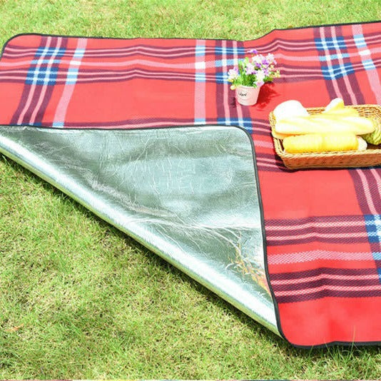 Brehn Women's Outdoor Picnic Blanket Waterproof Insulating Layer Compact Carry Handle