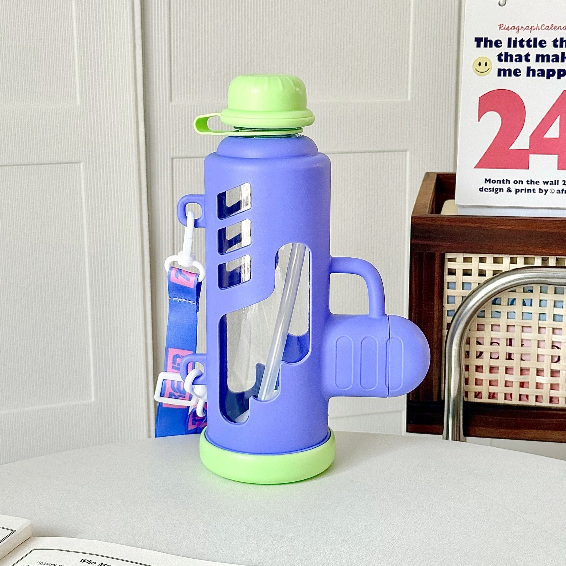 Trendy Water Bottle with Carry Handle Hygienic Closure Reusable for Hot and Cold Drinks