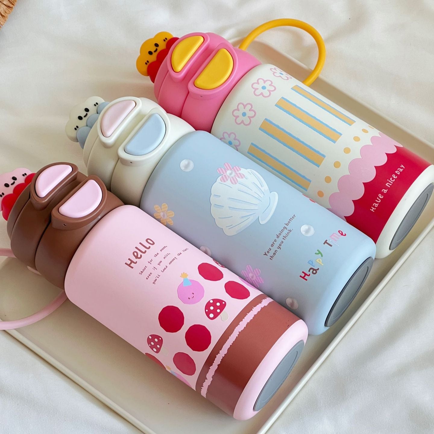 Women’s Water Bottle BPA-Free Plastic Leakproof Lid Floral Shell Design Portable