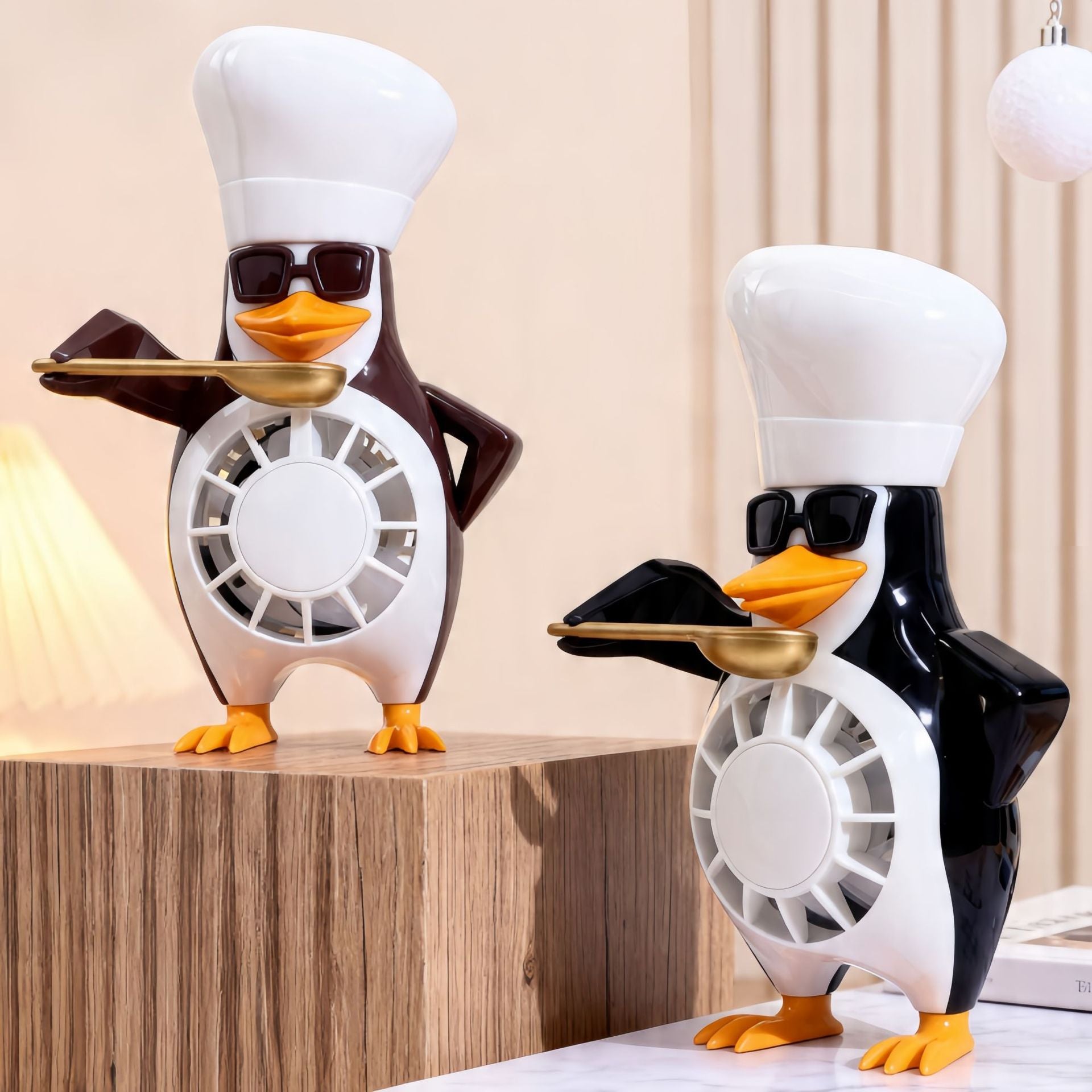 Table Fan USB Powered Quiet Adjustable Tilt Penguin Design Portable Desktop Fan