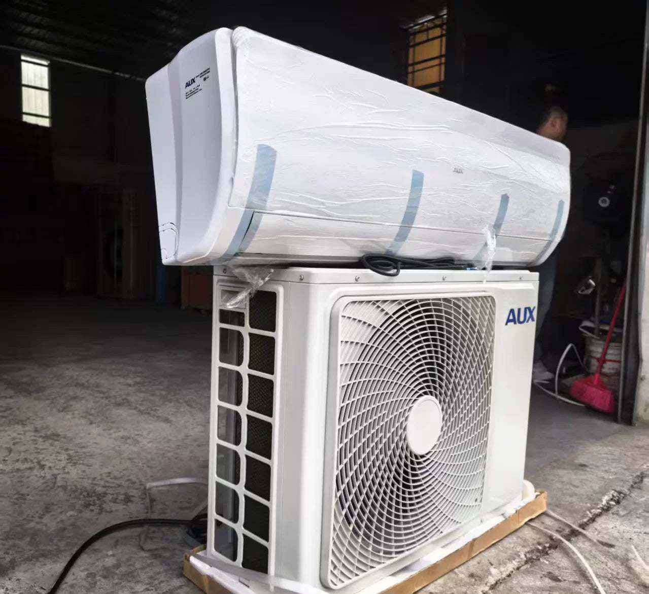 Ductless Mini-Split Heat Pump Wall Unit with DC Inverter Ultra Quiet Operation