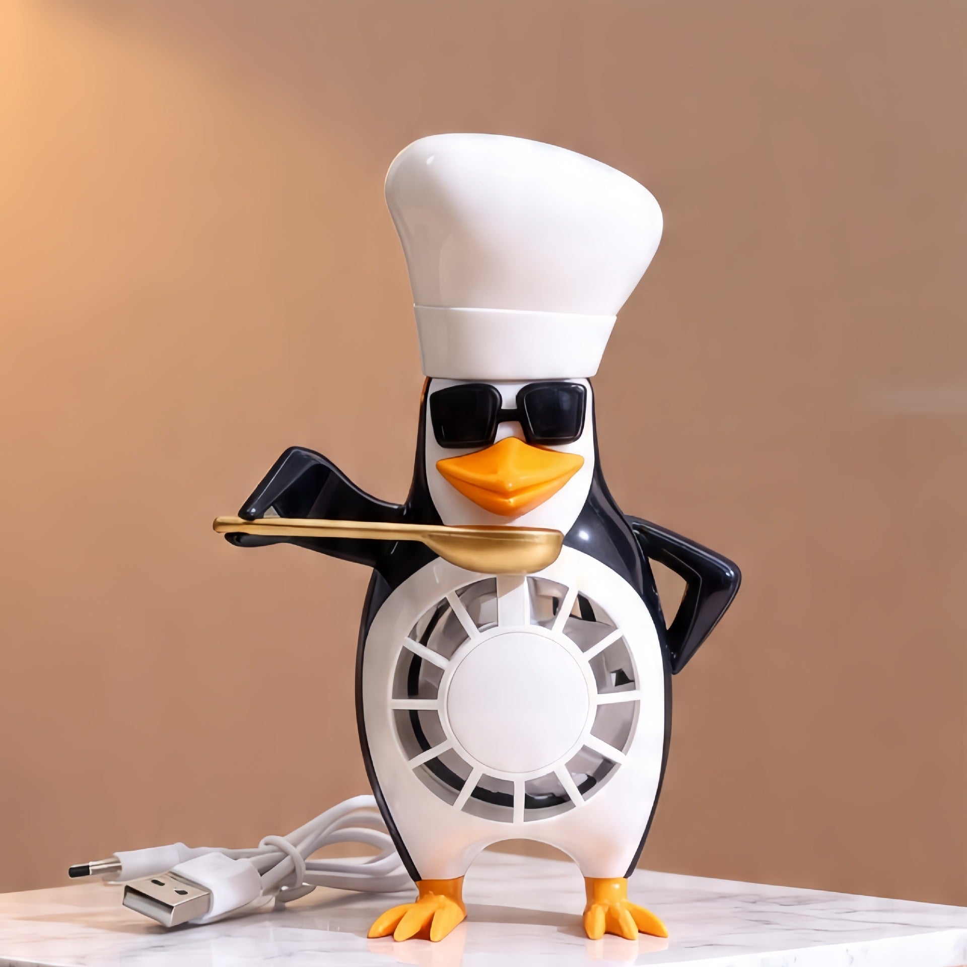 Table Fan USB Powered Quiet Adjustable Tilt Penguin Design Portable Desktop Fan
