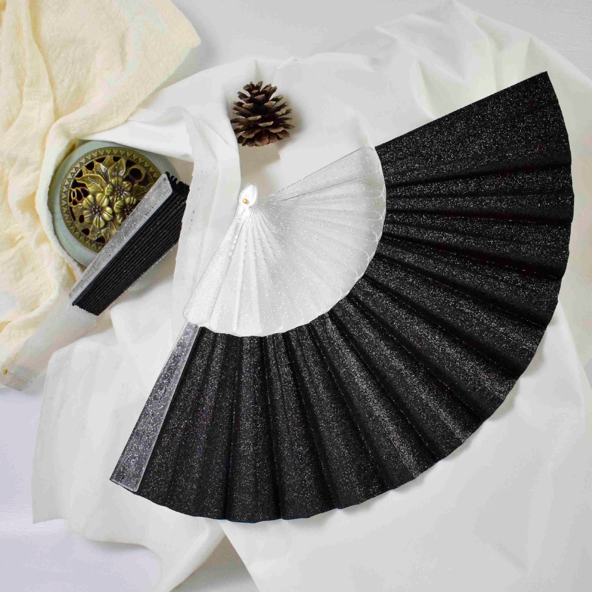 Women’s Elegant Glitter Fan Lightweight Handcrafted Cooling Accessory for Weddings and Parties