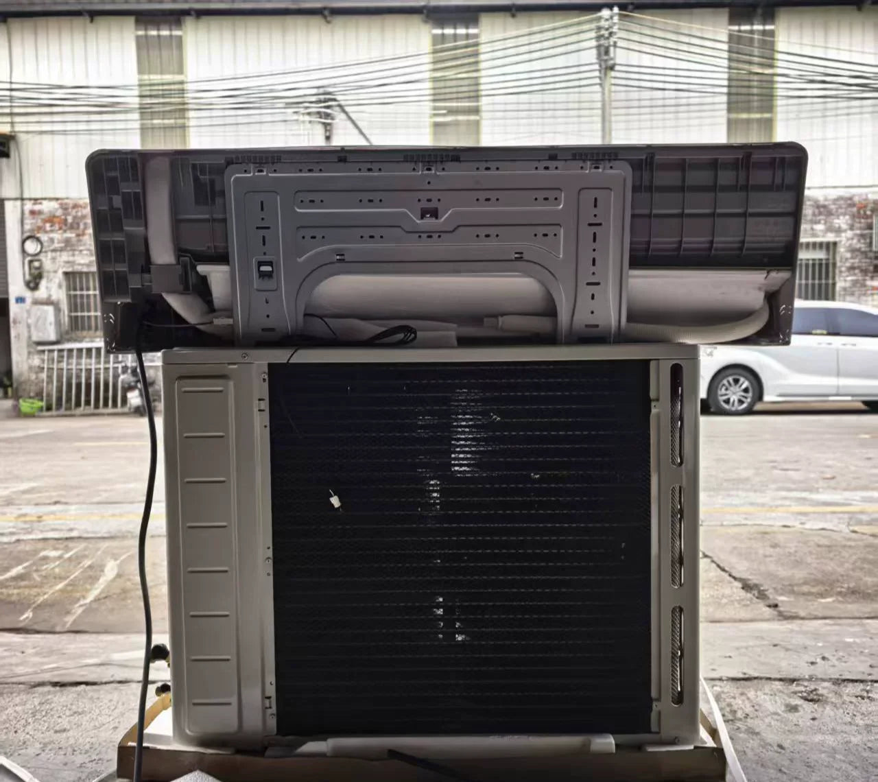 Ductless Mini-Split Heat Pump Wall Unit with DC Inverter Ultra Quiet Operation