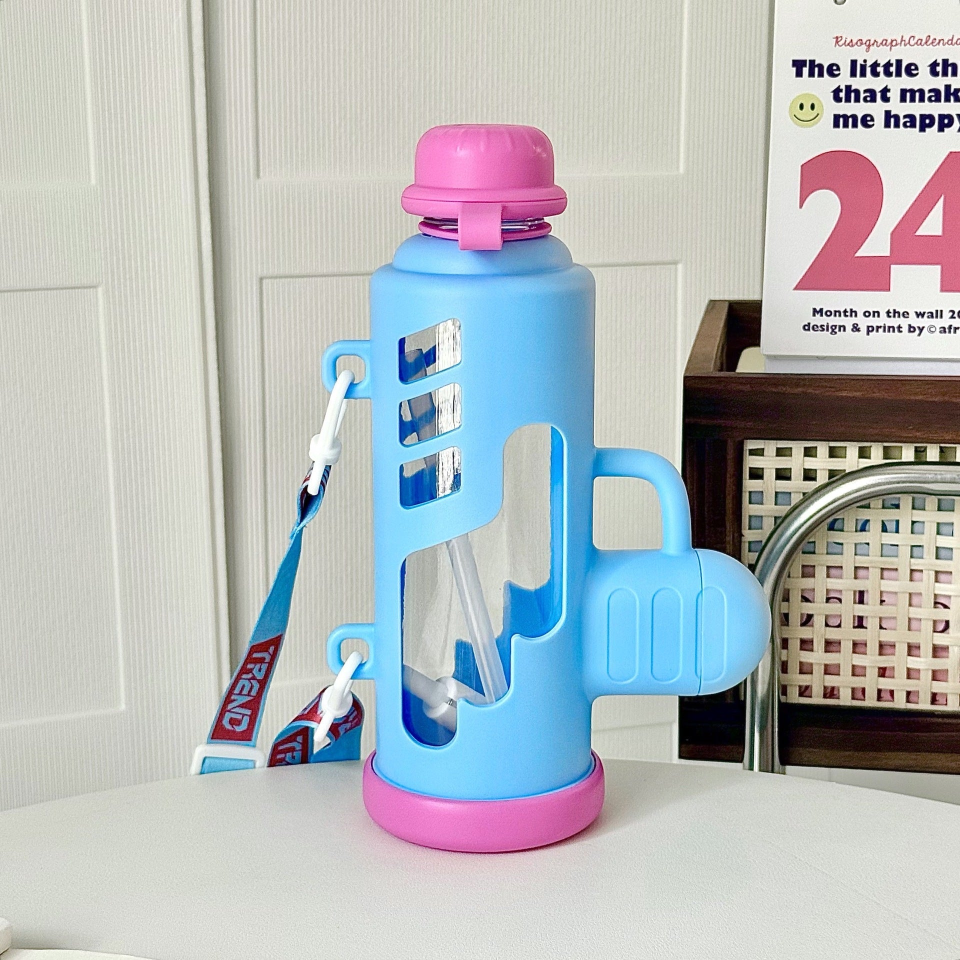 Trendy Water Bottle with Carry Handle Hygienic Closure Reusable for Hot and Cold Drinks
