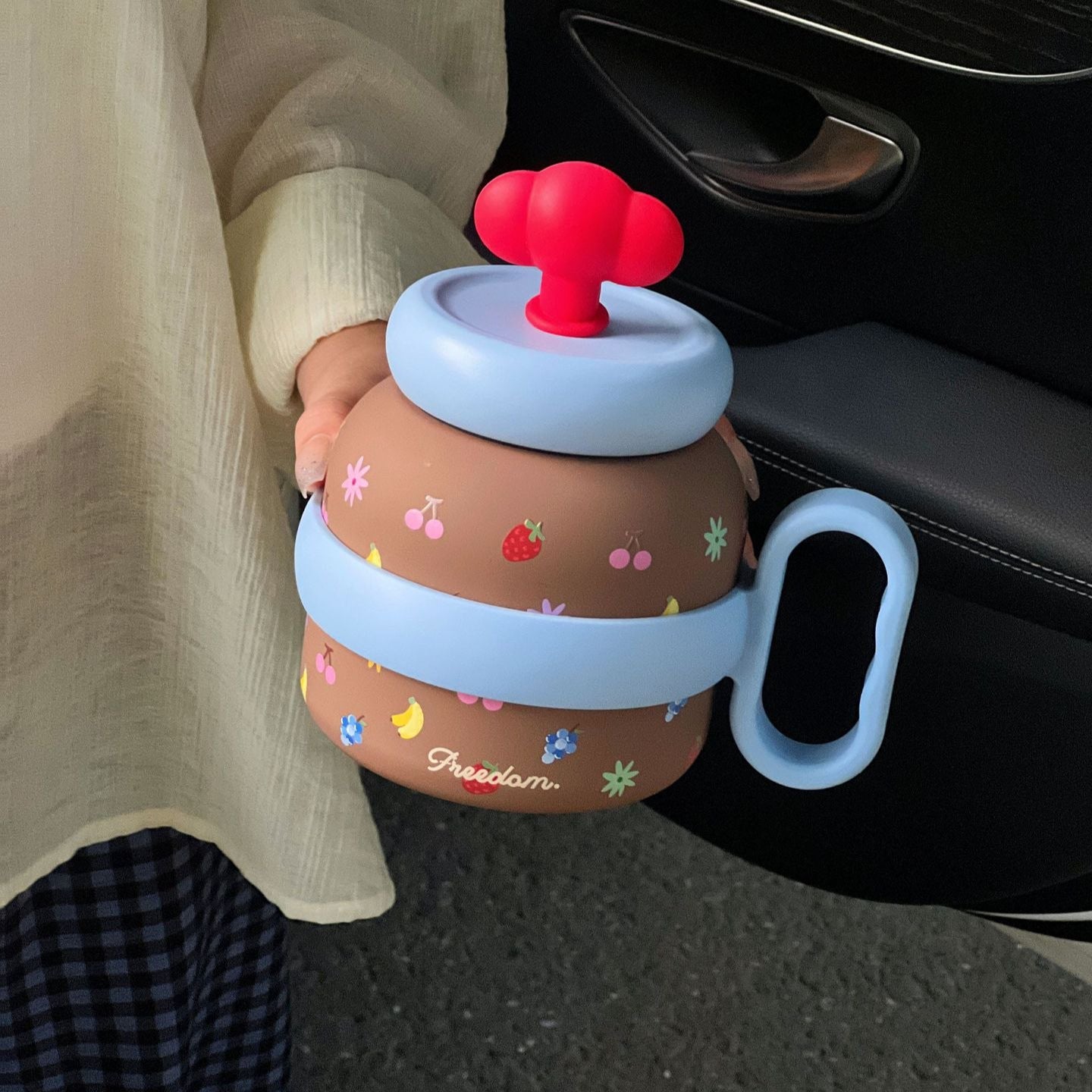 Unisex Coffee Pot Playful Colorful Design Durable Material Spill-Proof Lid Handle