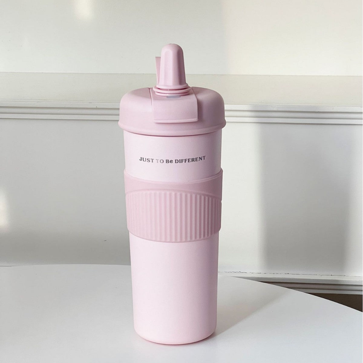 Insulated Water Bottle with Leak-Proof Lid Non-Slip Grip BPA-Free for Hot and Cold Drinks