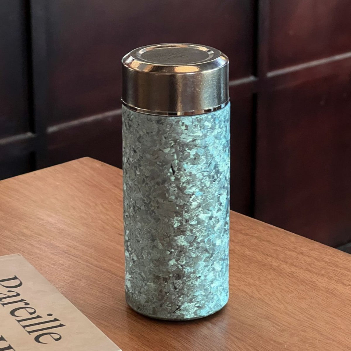 Double-Walled Stainless Steel Thermos Bottle Leak-Proof Insulated Water Bottle for Hot and Cold Drinks