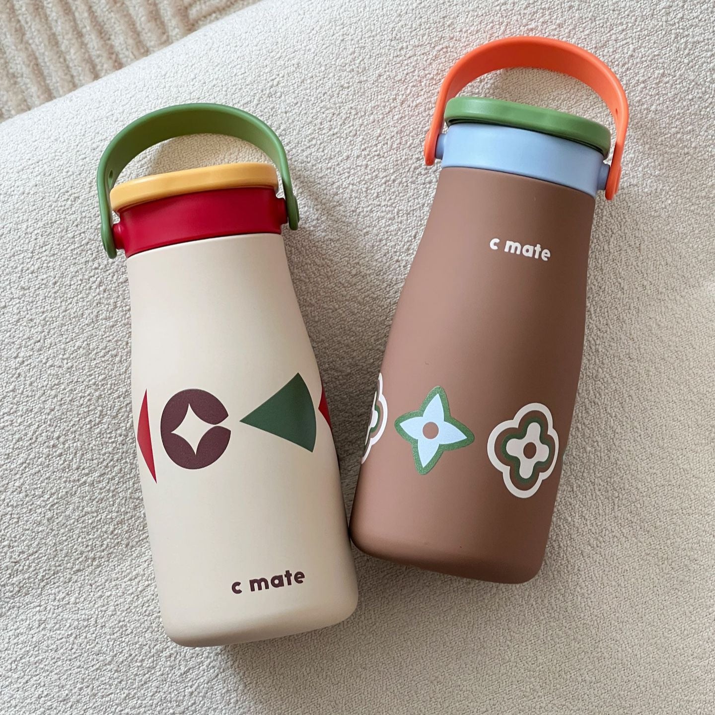 Women’s BPA-Free Plastic Water Bottle with Carry Handle and Integrated Straw Floral Design