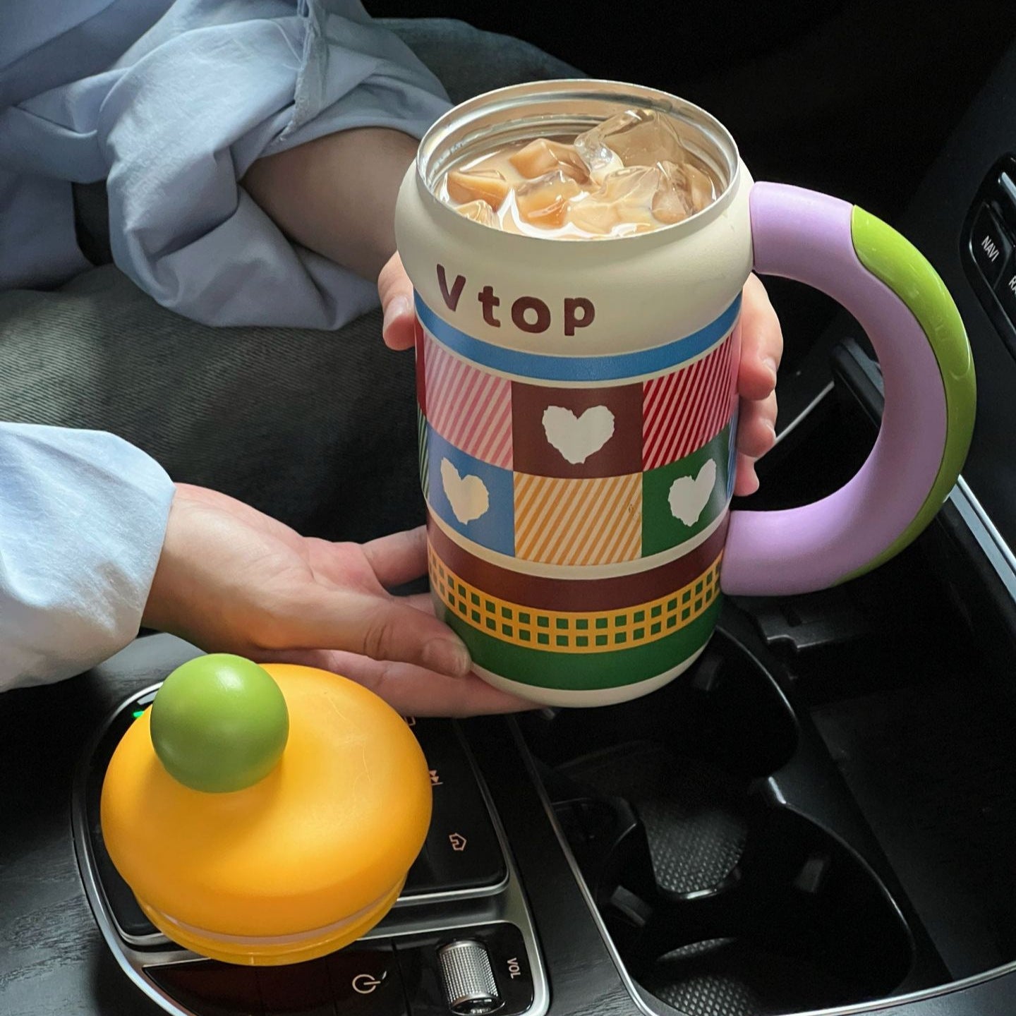 Women’s BPA-Free Plastic Drinking Bottle Leak-Proof Lid Colorful Design Large Capacity
