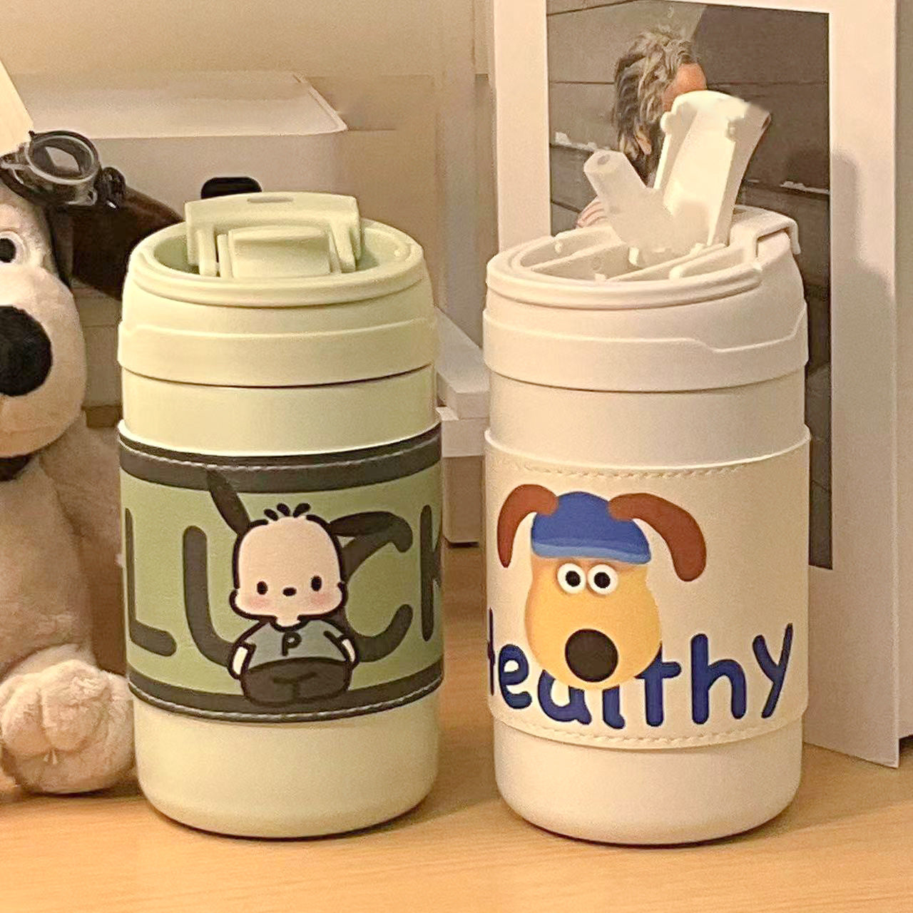 Insulated Drinking Cup for Women with Cheerful Animal Design Leak-Proof Lid Ergonomic Handle