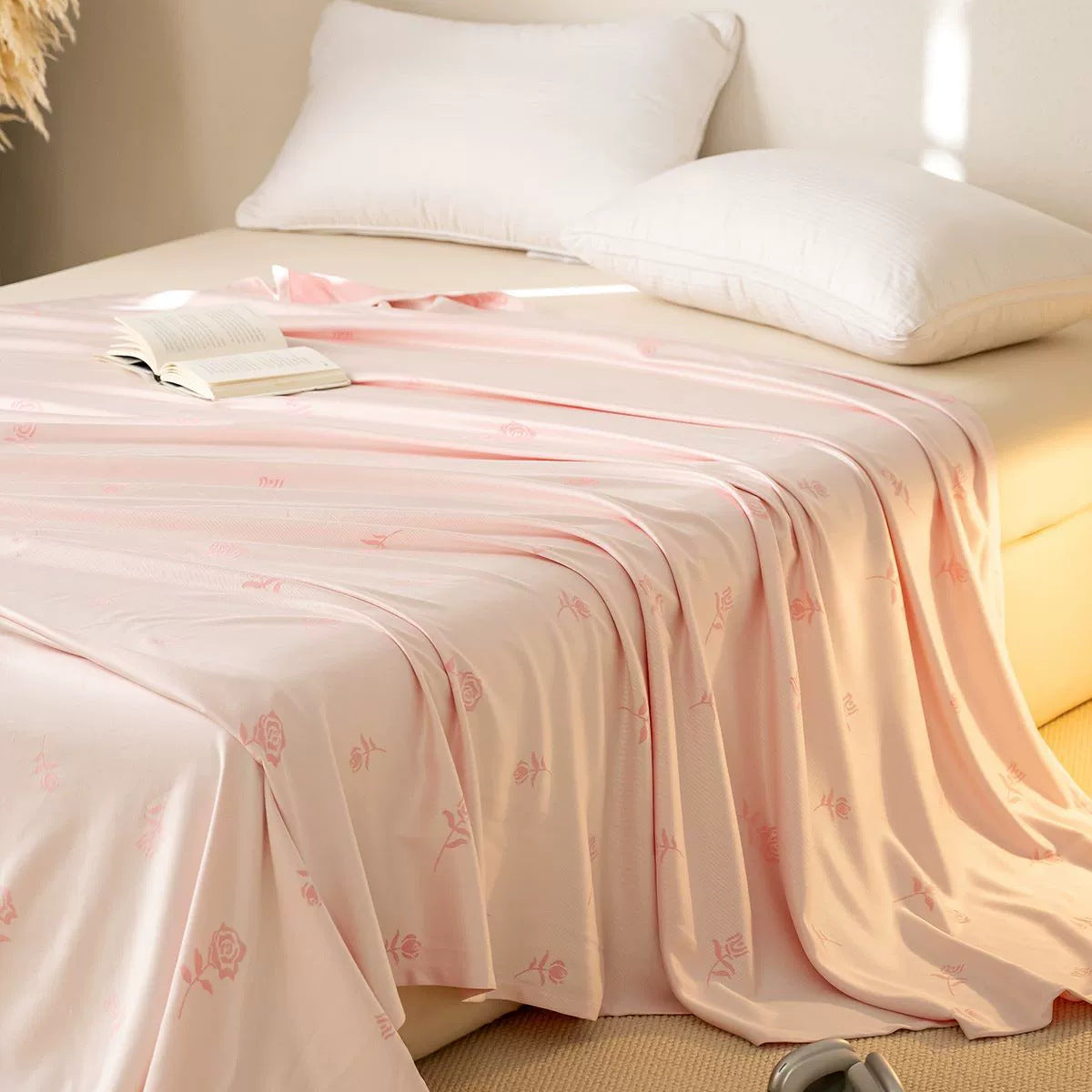 Bowlift Women Satin Bedspread Soft Elegant Bedroom Coverlet