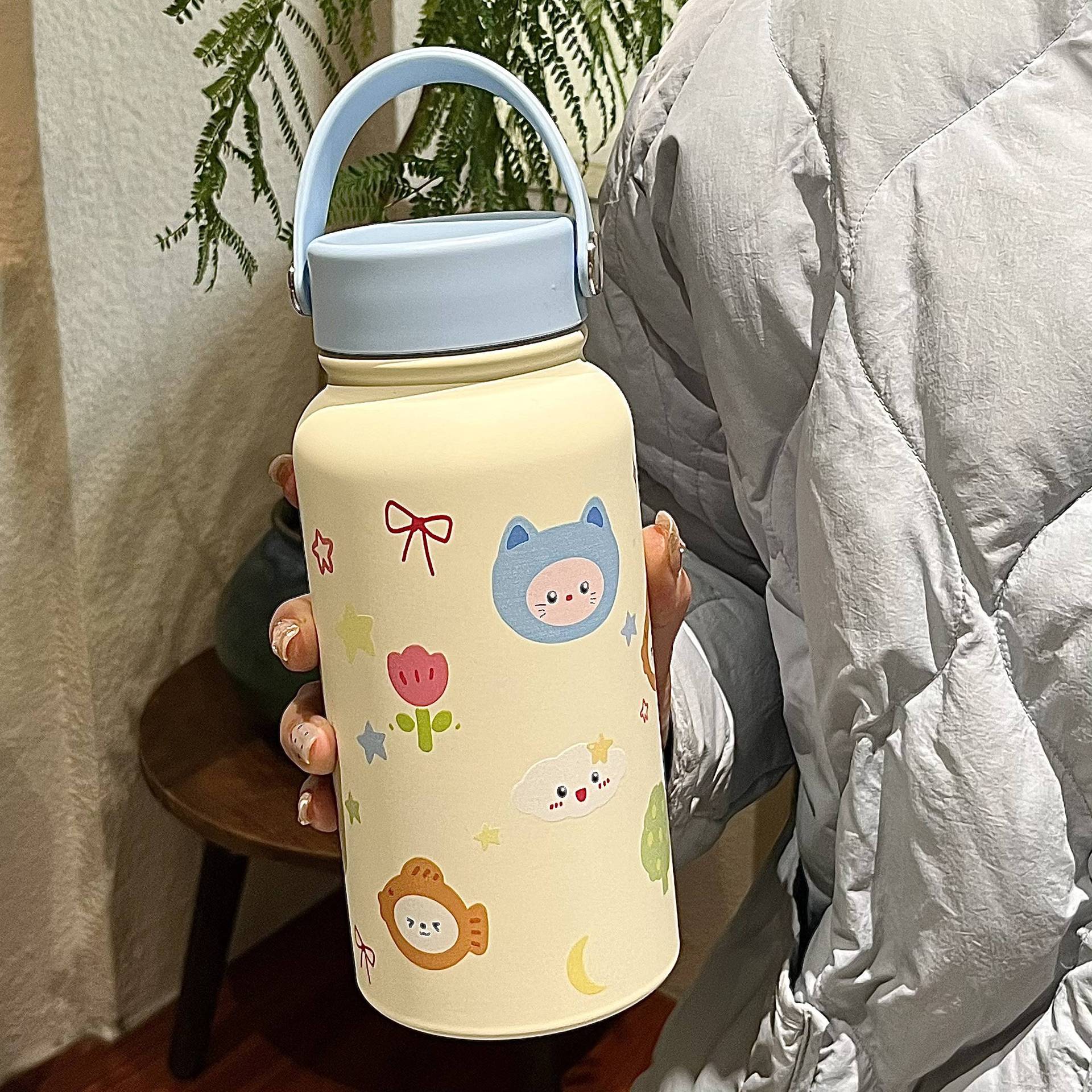 Women’s Insulated Stainless Steel Water Bottle with Leak-Proof Lid and Carrying Bag, Playful Animal Design