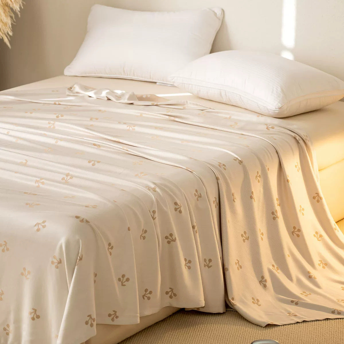 Bowlift Women Satin Bedspread Soft Elegant Bedroom Coverlet