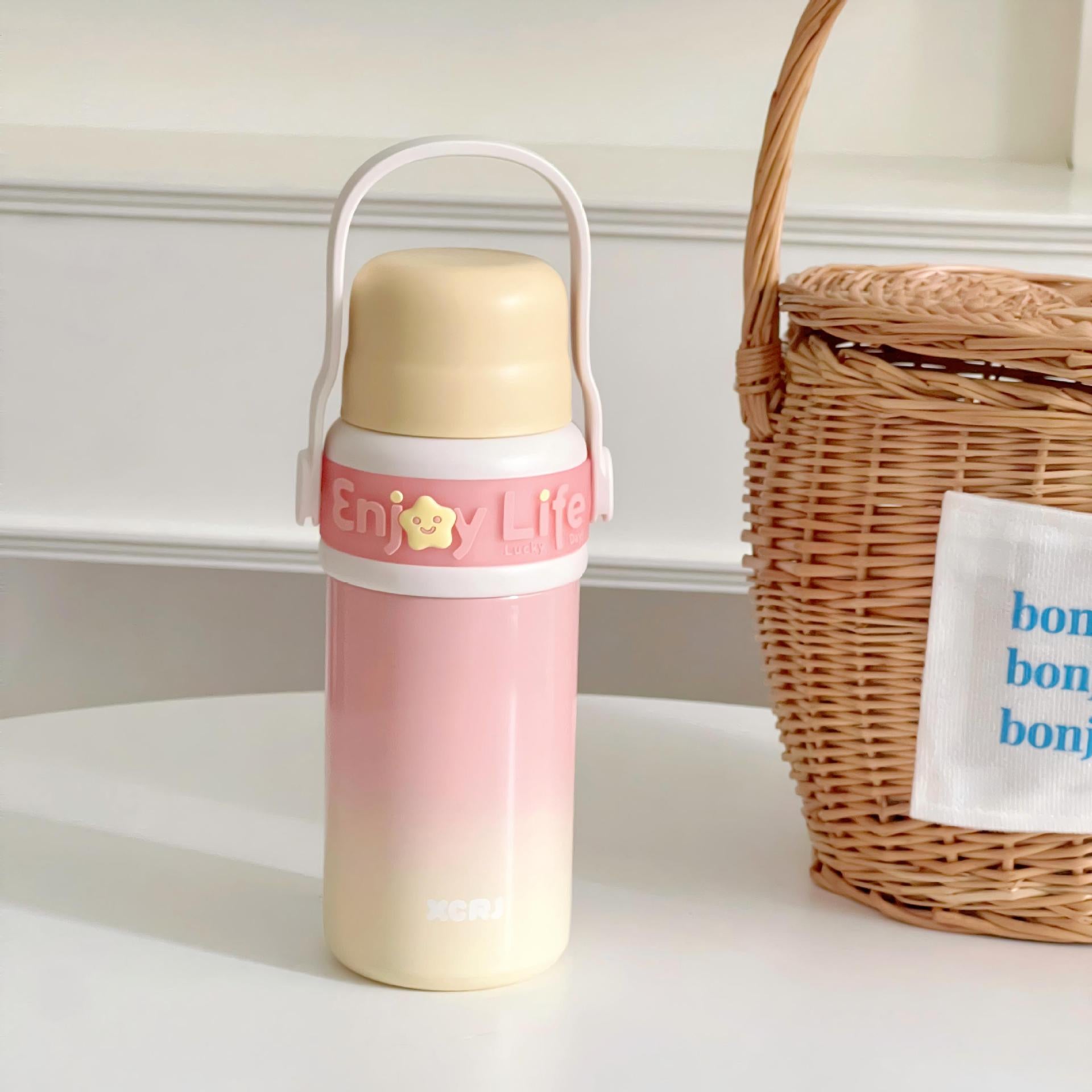 Women’s Plastic Insulated Water Bottle with Ergonomic Handle Lightweight BPA-Free