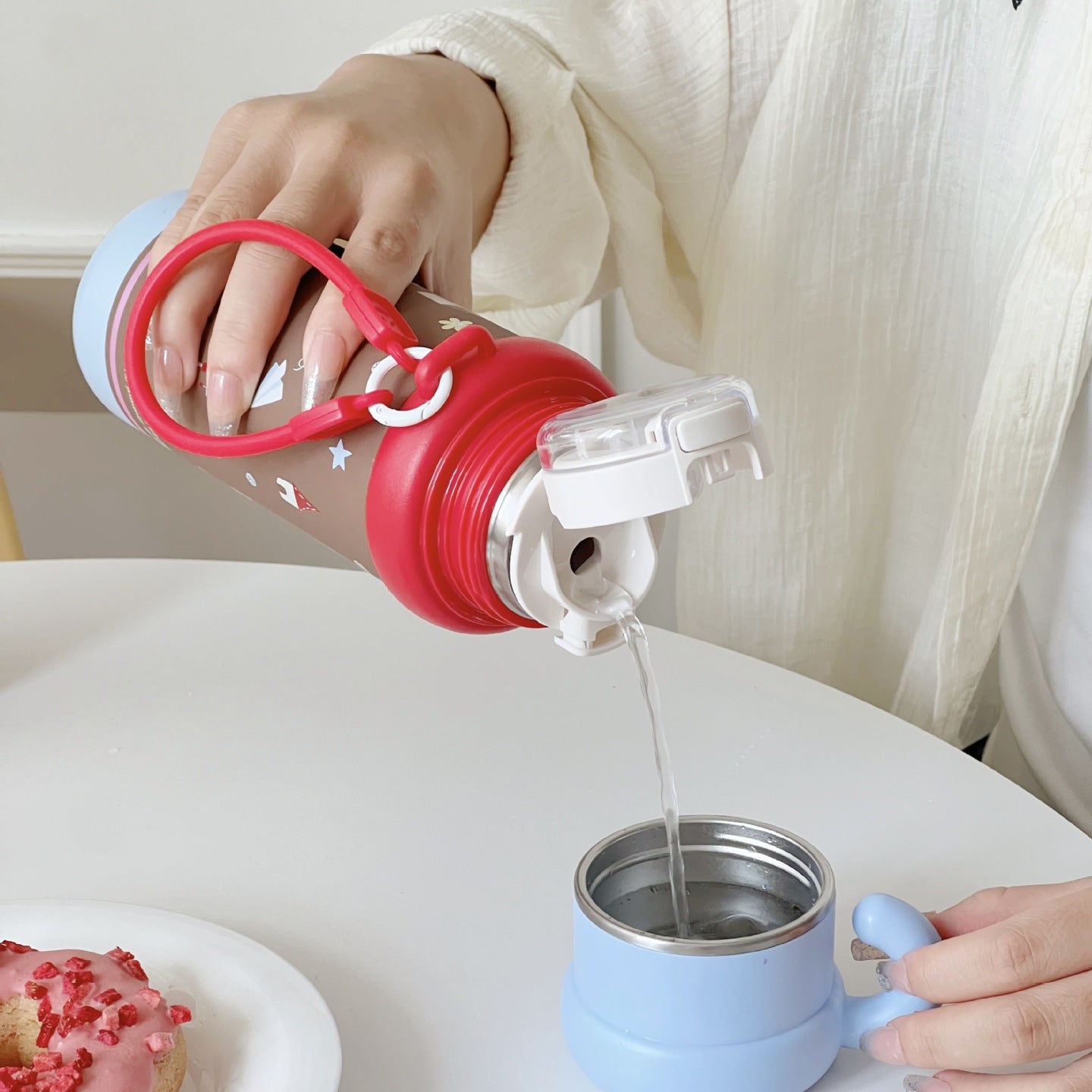 Unisex BPA-Free Plastic Water Bottle Leak-Proof Fruit Design with Carry Handle